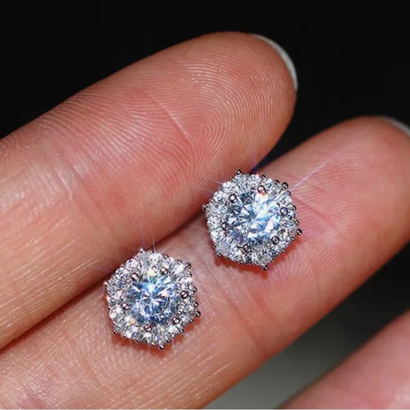 Silver 925 Stud Earrings round cut Cubic Zirconia - Picture 2 of 6